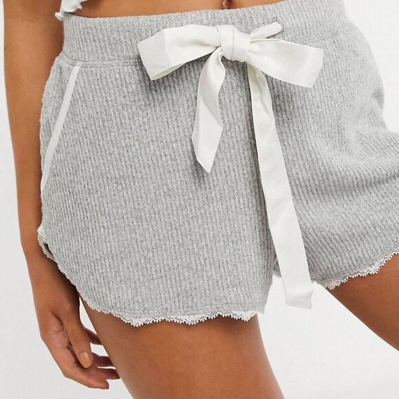 Abercrombie & Fitch Other - Abercrombie & Fitch Ribbed Lace Trim Cream Gray Sleep Boxer Shorts Size Medium